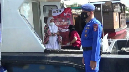 Percepatan Target Ditpolairud Polda Kalteng Gelar Vaksinasi di Pesisir Perairan Teluk Kumai