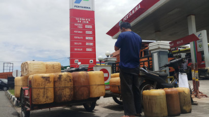 Antrean Solar Semakin Parah, Warga Minta Tutup Aktivitas Penambangan Emas Ilegal