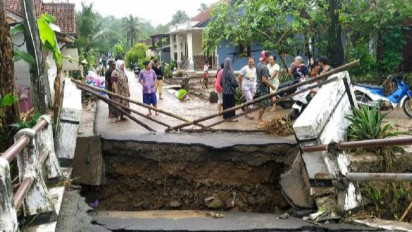 Banjir Bandang di Banyumas, Jembatan Putus dan 35 Rumah Terendam Lumpur