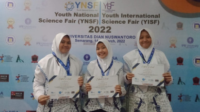 Limbah Sampah Plastik Cumi-cumi Disulap Jadi Plastik Ramah Lingkungan, Hantarkan Tiga Peneliti Cilik Rebut Medali Emas