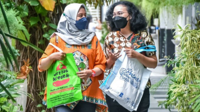 Penggunaan Kantong Plastik Kini Dilarang di Pasar Surabaya!