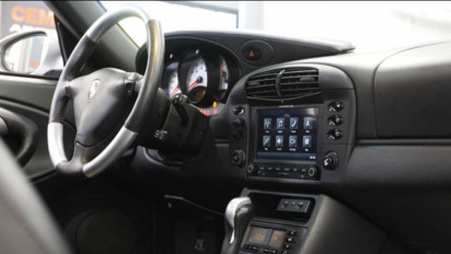 Porsche Kaji Bermitra dengan Apple