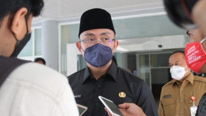 Wagub Banten Perintahkan BPBD Segera Bantu Korban Banjir di Carita