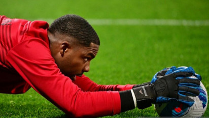 Dua Pemain Milan Alami Serangan Rasis di Cagliari