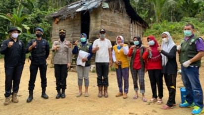 Vaksin Suku Pedalaman Talang Mamak, Petugas Susuri Sungai dan Hutan