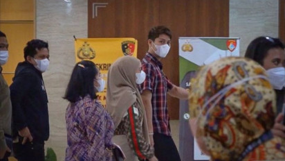 Rizky Billar Penuhi Panggilan Penyidik Polri Didampingi Lesti Kejora