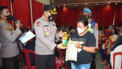 Gelar Vaksinasi Massal, Polres Tanggamus Bagikan Minyak Goreng dan Beras