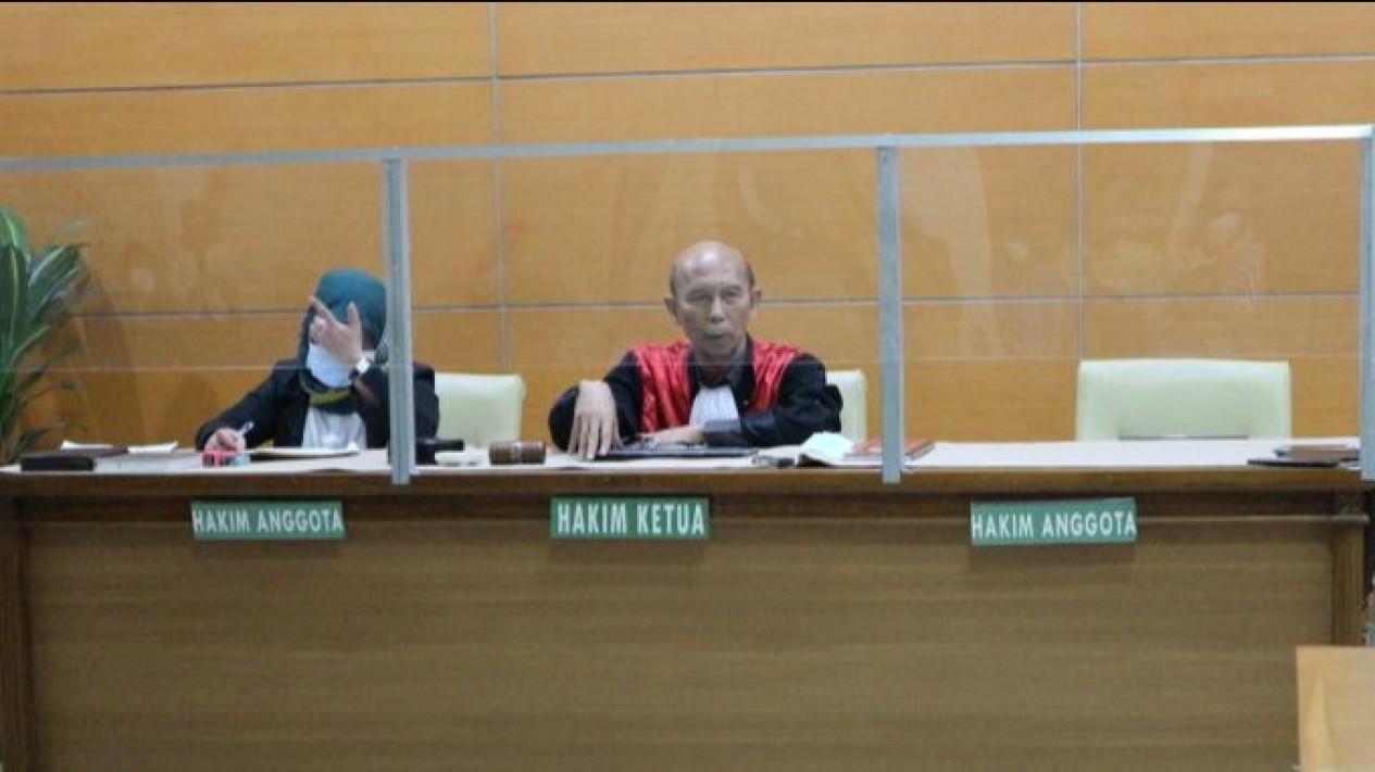 Hakim Tolak Praperadilan Tersangka Korupsi Helikopter AW-101
            - galeri foto