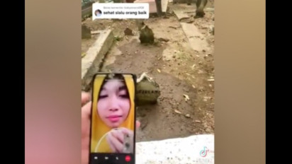 Begini Klarifikasi Jasa Pembersih Makam yang Videonya Viral Lantaran Injak Makam
