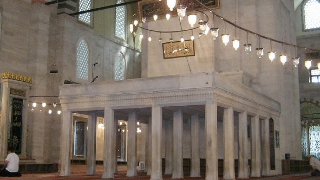 Diam Sejenak, Satu dari 17 Rukun Shalat
            - galeri foto