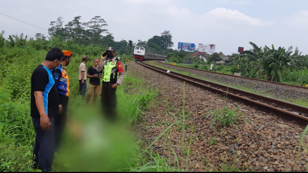 Terungkap Identitas Lelaki Tertabrak KA di Purwokerto, Warga Duren Sawit Jaktim
            - galeri foto