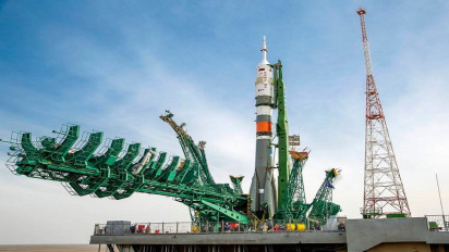 Rusia Sukses Luncurkan Roket Kelas Menengah Soyuz-2.1a Bawa Satelit Meridian