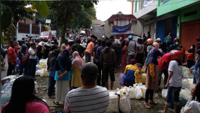5000 Liter Minyak Goreng Curah Murah Ludes Diserbu Warga Kota Batu