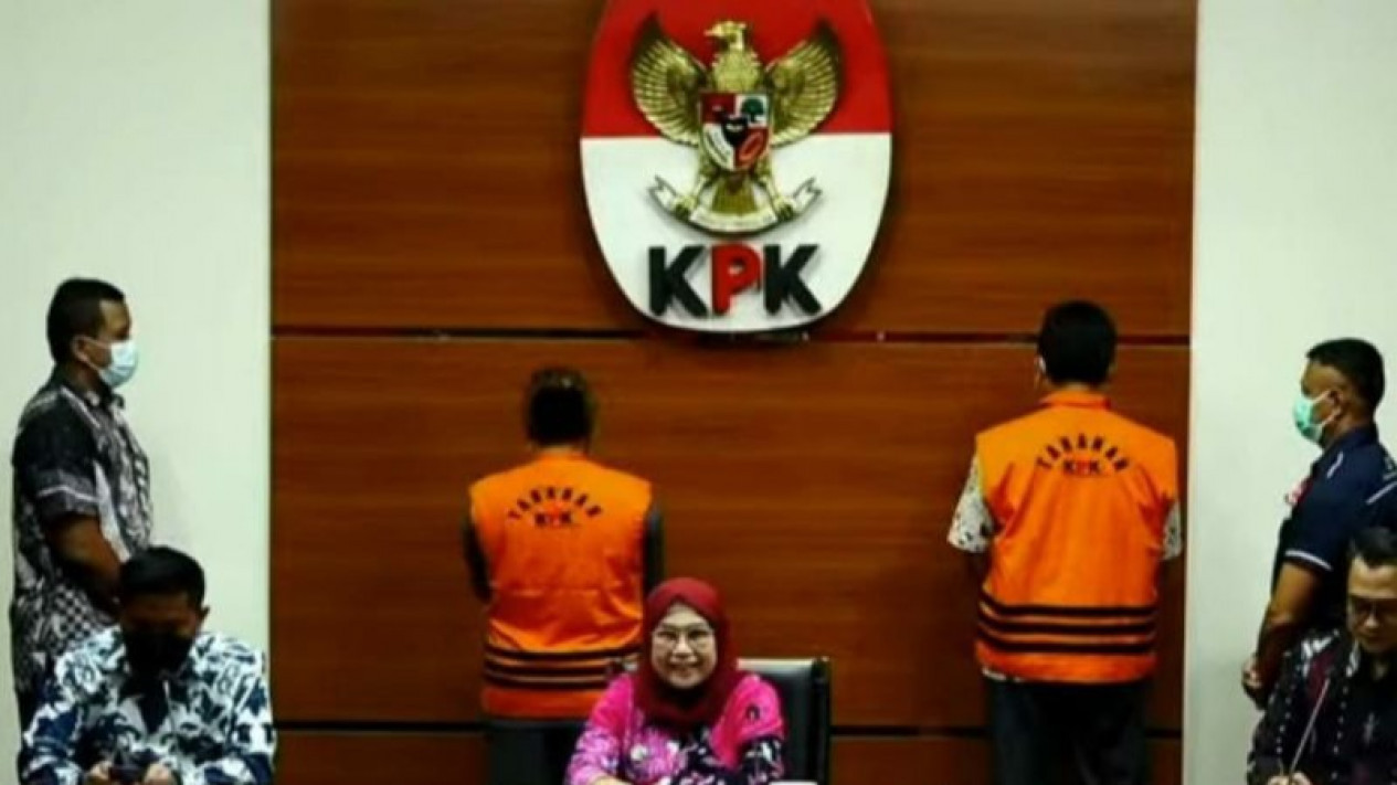 KPK Tetapkan Eks Bupati Tabanan Ni Putu Eka Wiryastuti Tersangka Korupsi DID
            - galeri foto