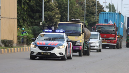 Pastikan Pasokan Aman, Polisi Kawal Distribusi Minyak Goreng Curah di Demak