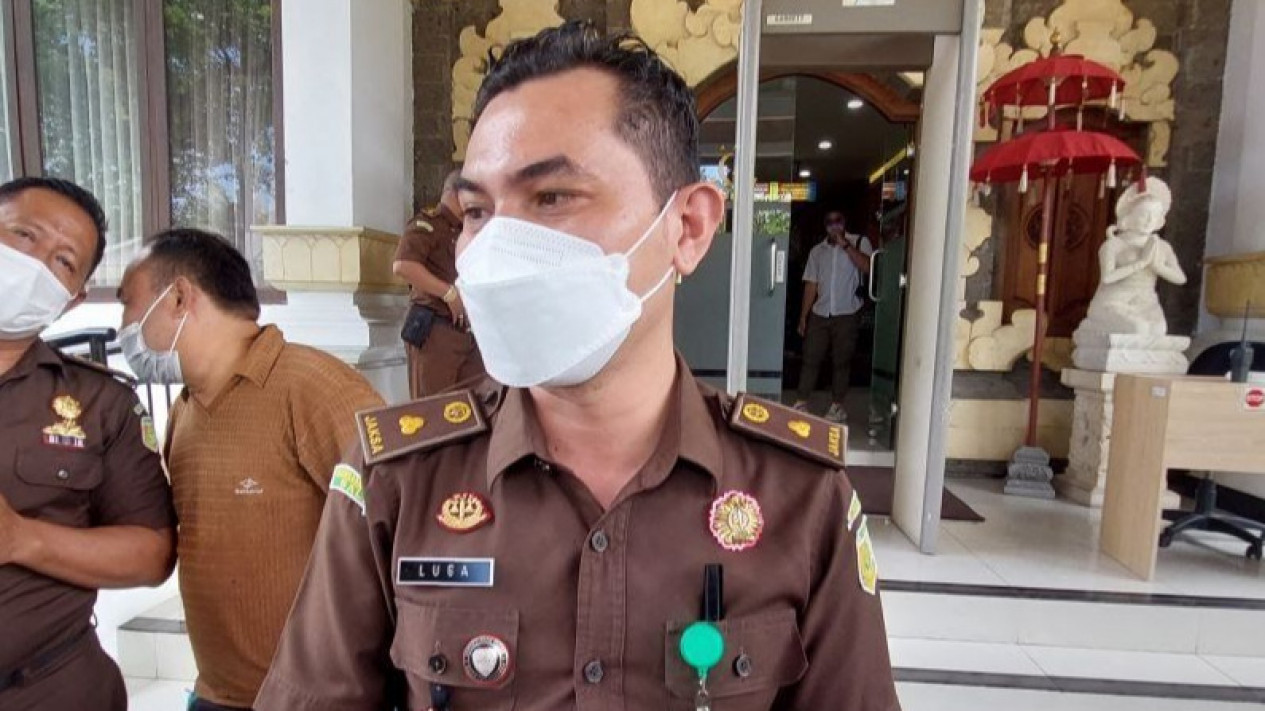 Kejati Bali Periksa 19 Saksi Atas Dugaan Kasus Korupsi Dana LPD Rp130 Miliar
            - galeri foto