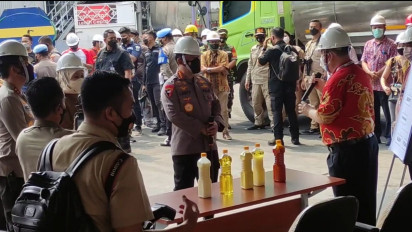 Pastikan Stok Aman di Bulan Ramadhan, Kapolri Sidak Pabrik Minyak Goreng di Surabaya