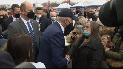 Presiden Amerika Serikat Joe Biden Kunjungi Kamp Pengunsi Ukraina di Warsawa Polandia