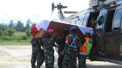 Jenazah Dua Marinir Korban Penembakan KKB Dievakuasi ke Timika