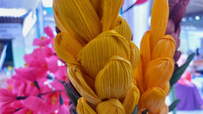 Warga Medan Sulap Limbah Kulit Jagung Jadi Kerajinan Tangan