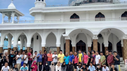 Sambut Bulan Suci Ramadhan, Masjid Tertua di Kota Pematangsiantar Dibersihkan