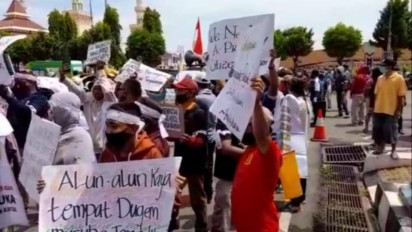 Unjuk Rasa Ratusan Warga Kota Tegal, Protes Sejumlah Kebijakan Wali Kota