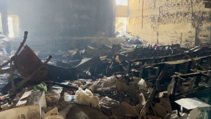 Pendukung Milisi Syiah Bakar Kantor Partai Demokrat Kurdistan di Baghdad Irak