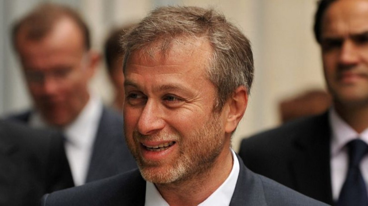 Abramovich Diduga Sempat Diracun Saat Perundingan Ukraina-Rusia di Kyiv
            - galeri foto