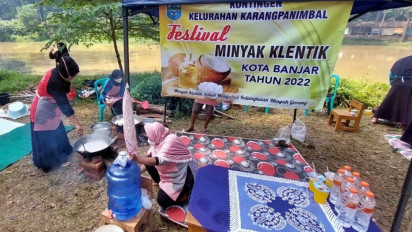 Minyak Goreng Langka dan Mahal, Ratusan Warga Ikuti Festival Minyak Klentik