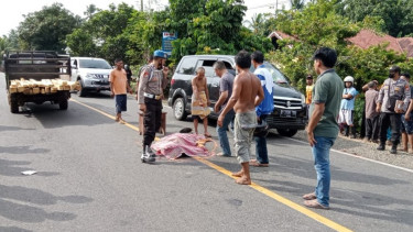 Senggolan, Pengendara Motor Tewas Terlindas Truk CPO