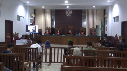 Jaksa KPK Tuntut Bupati Bintan Non Aktif Empat Tahun Penjara