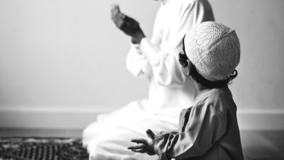 Tiga Investasi Akhirat yang  Sebaiknya Disiapkan oleh Setiap Muslim