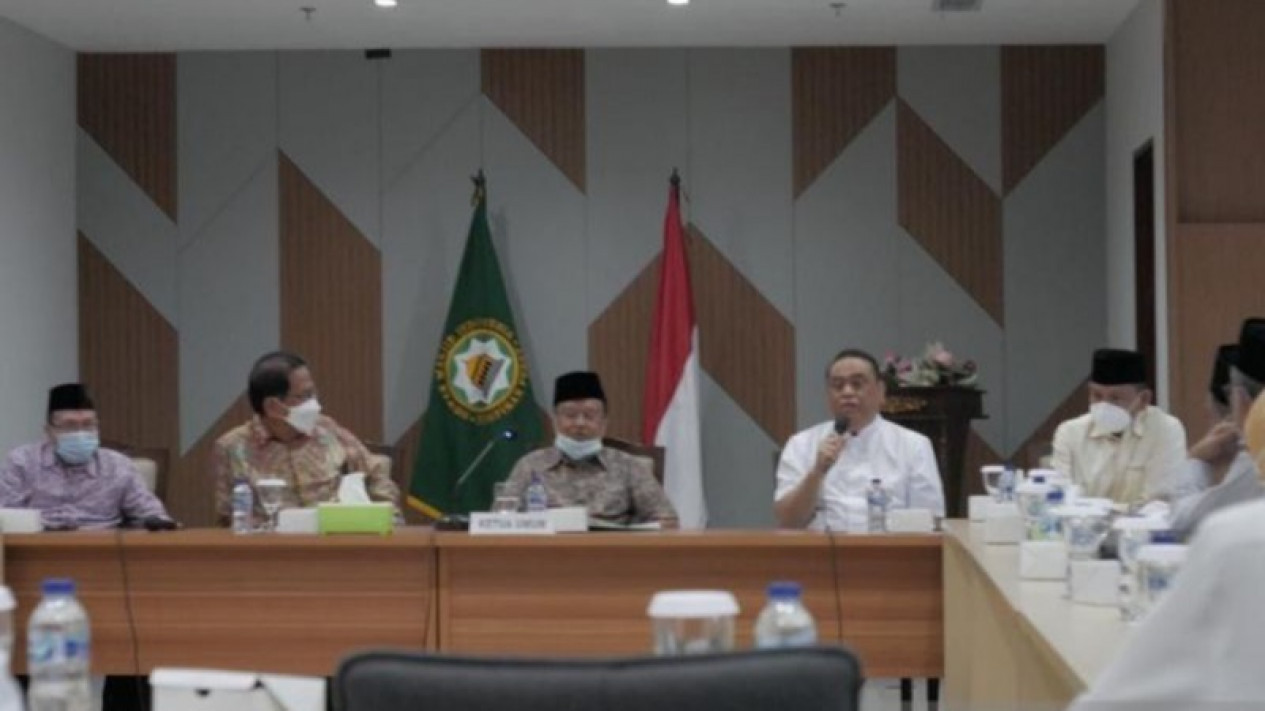 Palsukan Tanda Tangan Ketum dan Sekjen DMI, Arief Rosyid Dipecat
            - galeri foto