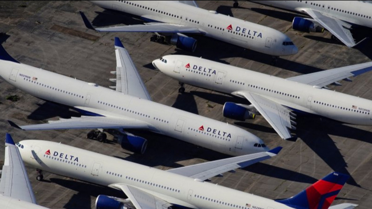 FAA Selidiki Pecahnya Kaca Pesawat Delta Saat terbang
            - galeri foto