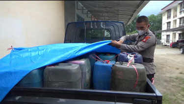 Satreskrim Polres Takalar Sita 32 Jerigen Solar yang Diangkut dari SPBU