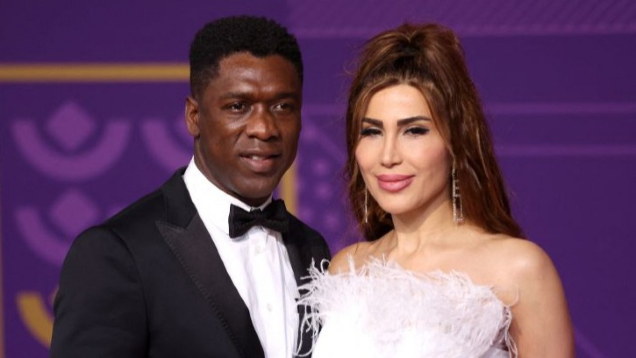 Clarence Seedorf Jalani Bulan Suci Ramadhan Pertama
            - galeri foto