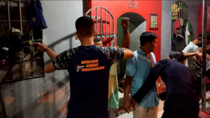 Geledah Kamar Lapas Klas IIB Mojokerto, Petugas Sita Sejumlah Senjata Tajam dan Barang Terlarang