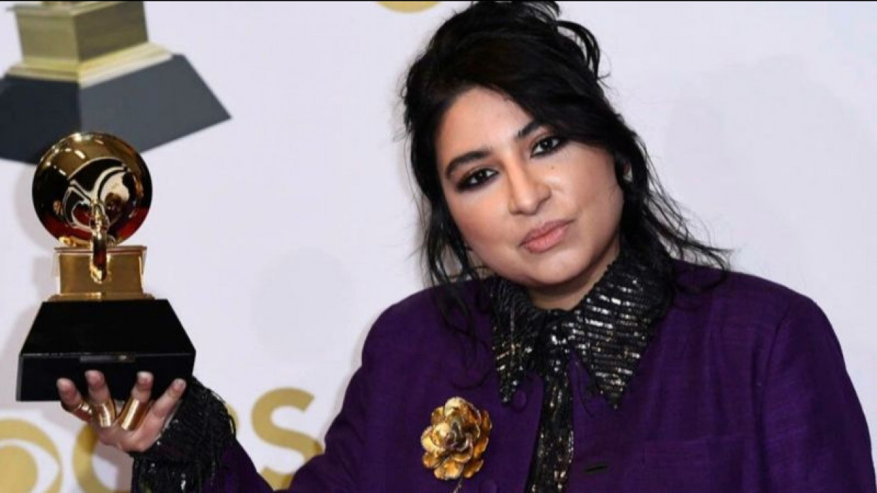 Penyanyi Pakistan Arooj Aftab Sabet Grammy Award
            - galeri foto