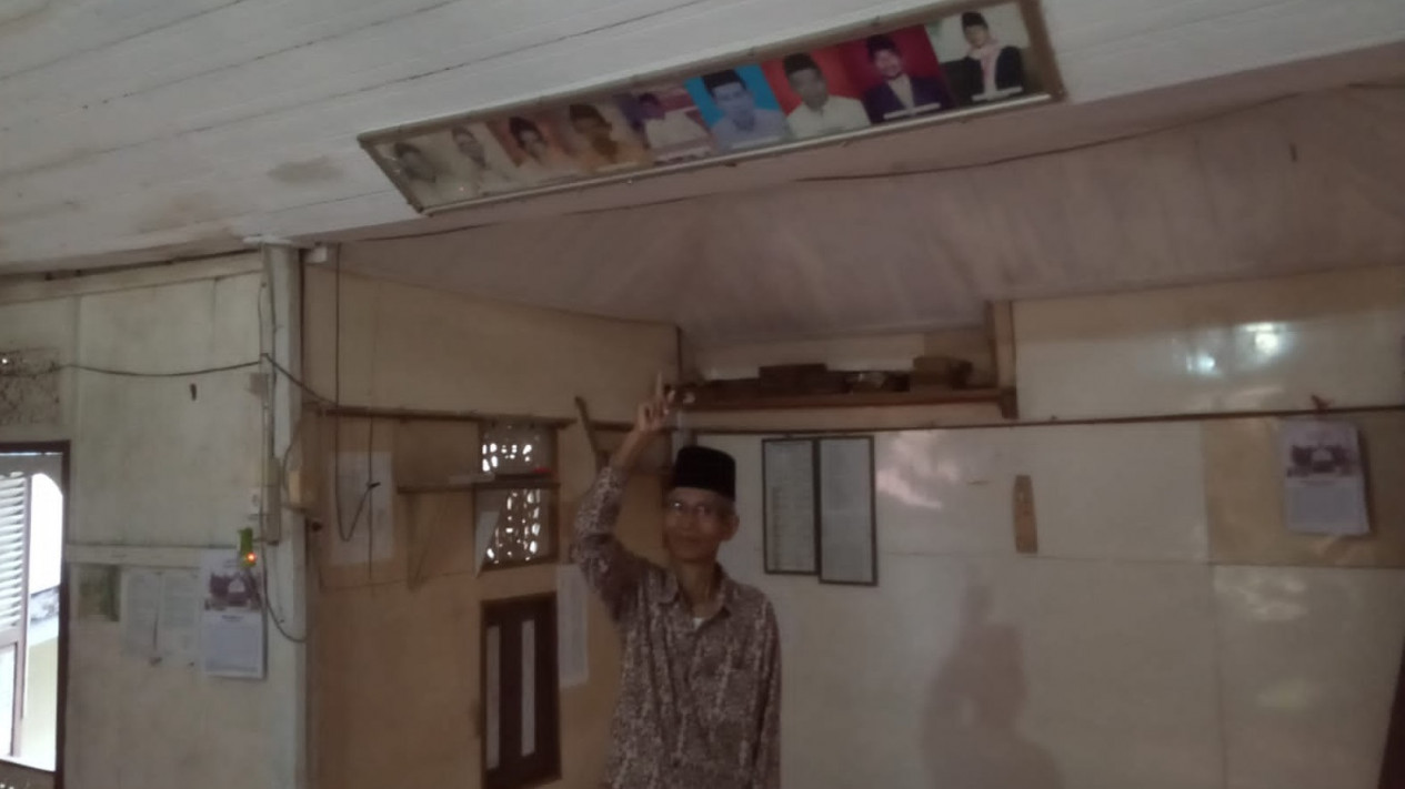 Jamaah Syattariyah Sijunjung Umumkan Puasa Hari Senin Setelah Melihat Hilal
            - galeri foto