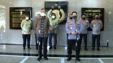 Kapolri Bentuk Satgas Gabungan Awasi Produksi dan Distribusi Selama 24 Jam: Pastikan Stok Minyak Curah Tersedia