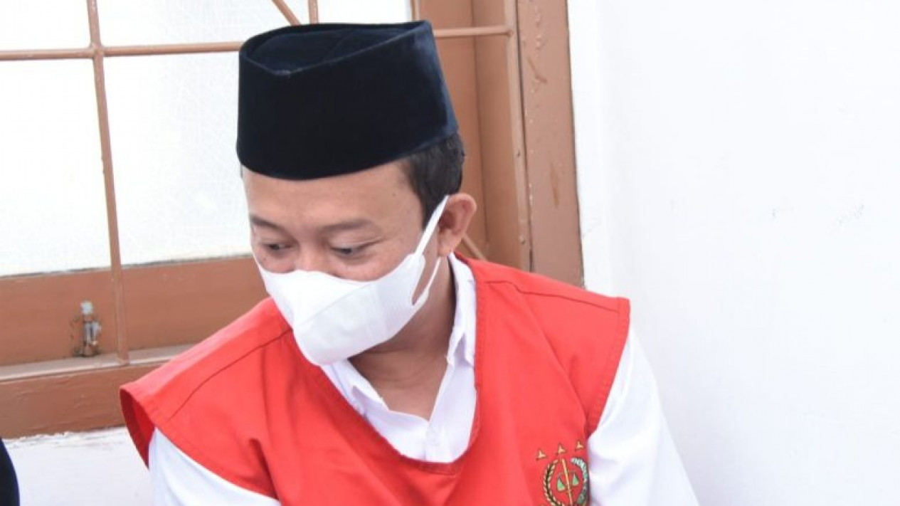 Herry Wirawan Divonis Mati, ICJR: Bukan Solusi Bagi Korban
            - galeri foto