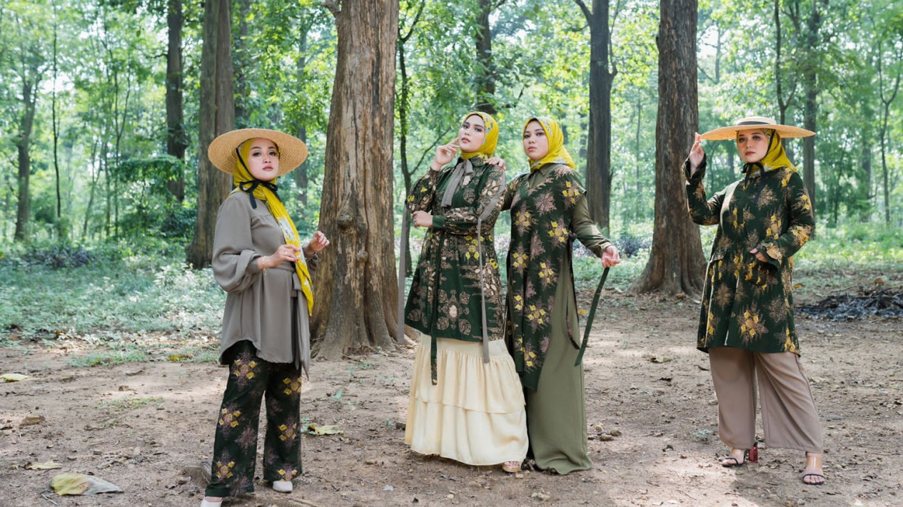 Tren Busana Muslim, Inspirasi dari Ekosistem Hutan Jati Blora
            - galeri foto