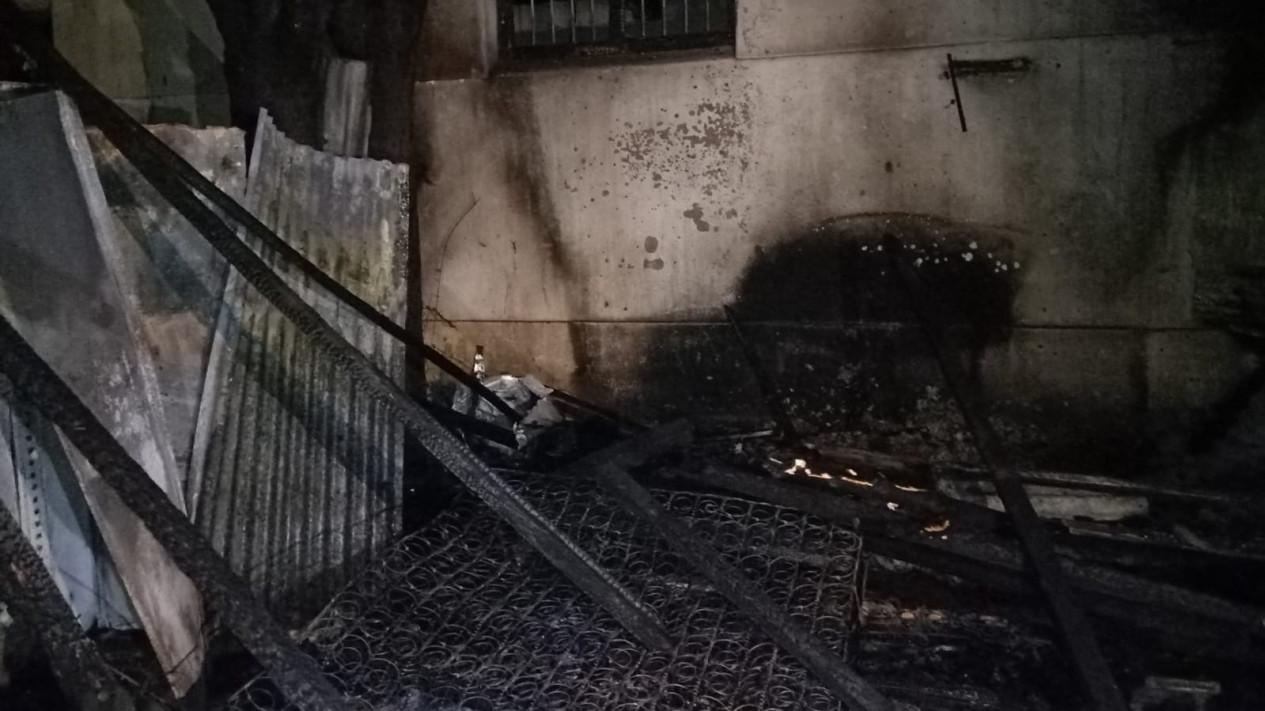 Gudang Percetakan di Buleleng Bali Terbakar, Ribuan Naskah Ujian SD dan SMP Ludes
            - galeri foto