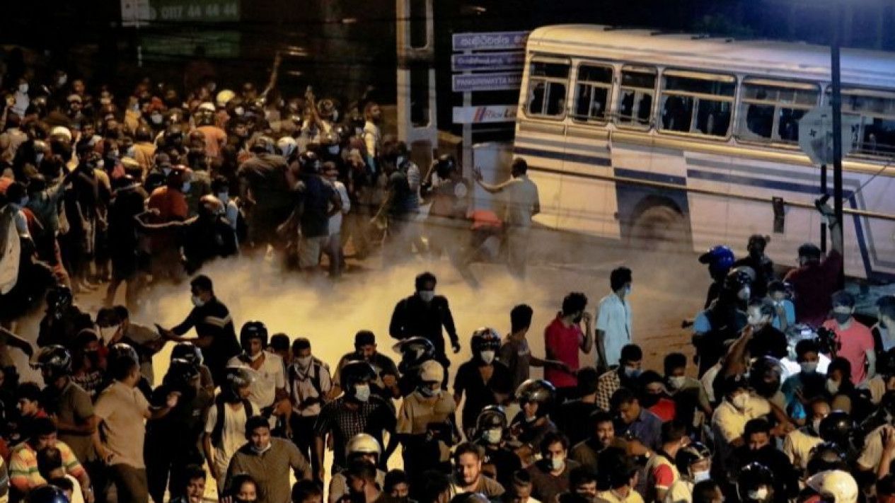 Krisis Ekonomi Memburuk,  Menkeu Sri Lanka Mundur Sehari Setelah Dilantik
            - galeri foto