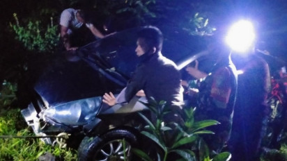 Mobil Terjun ke Jurang 20 Meter Pengemudi Selamat