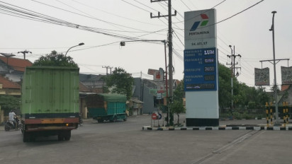 Solar Kosong, Puluhan Sopir Truk di Gresik Balik Kanan Tak Bisa Kirim Barang