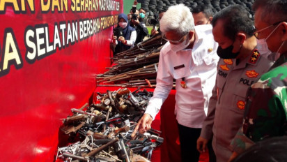 Ratusan Senjata Api Dipotong di Polda Sumsel