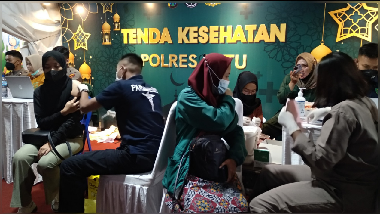 Jadi Syarat Mudik, Kedai Gebyar Vaksinasi Ramadan di Batu Diserbu Warga
            - galeri foto
