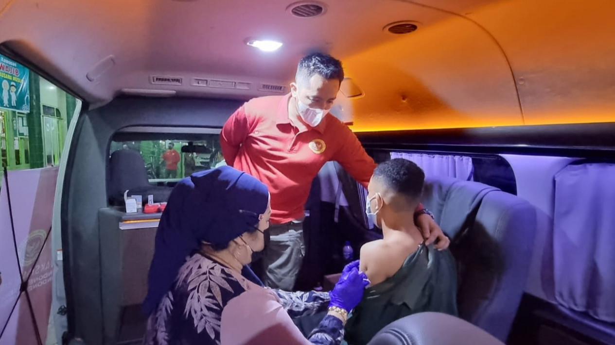 Kebut Target Vaksin, Binda Sumut Gelar Vaksinasi Selepas Tarawih
            - galeri foto