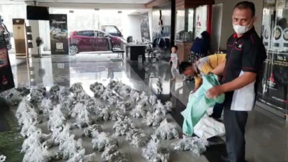 Istri Ulang Tahun, Pemilik Jembatan Penyeberangan di Karawang Beli Pajero Pakai Uang Koin Rp500